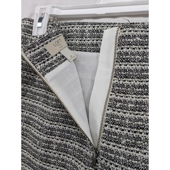 Ann Taylor Loft Outlet Tweed A-Line Skirt 6P Petite Fringe Black White Lined Zip - Picture 3 of 10